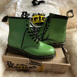 NWT 90’s Dr. Martens boots